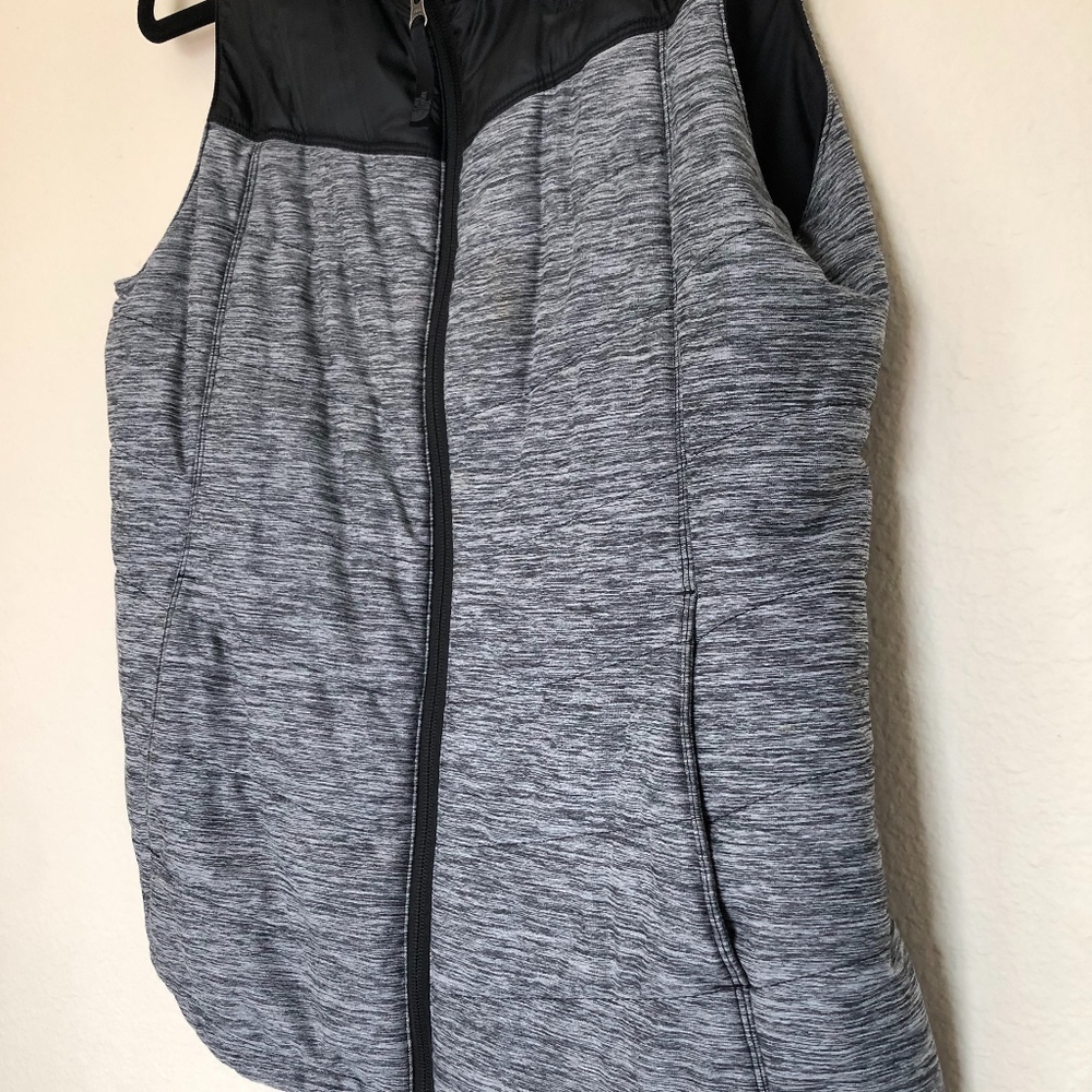 North Face two-tone vest with pockets
